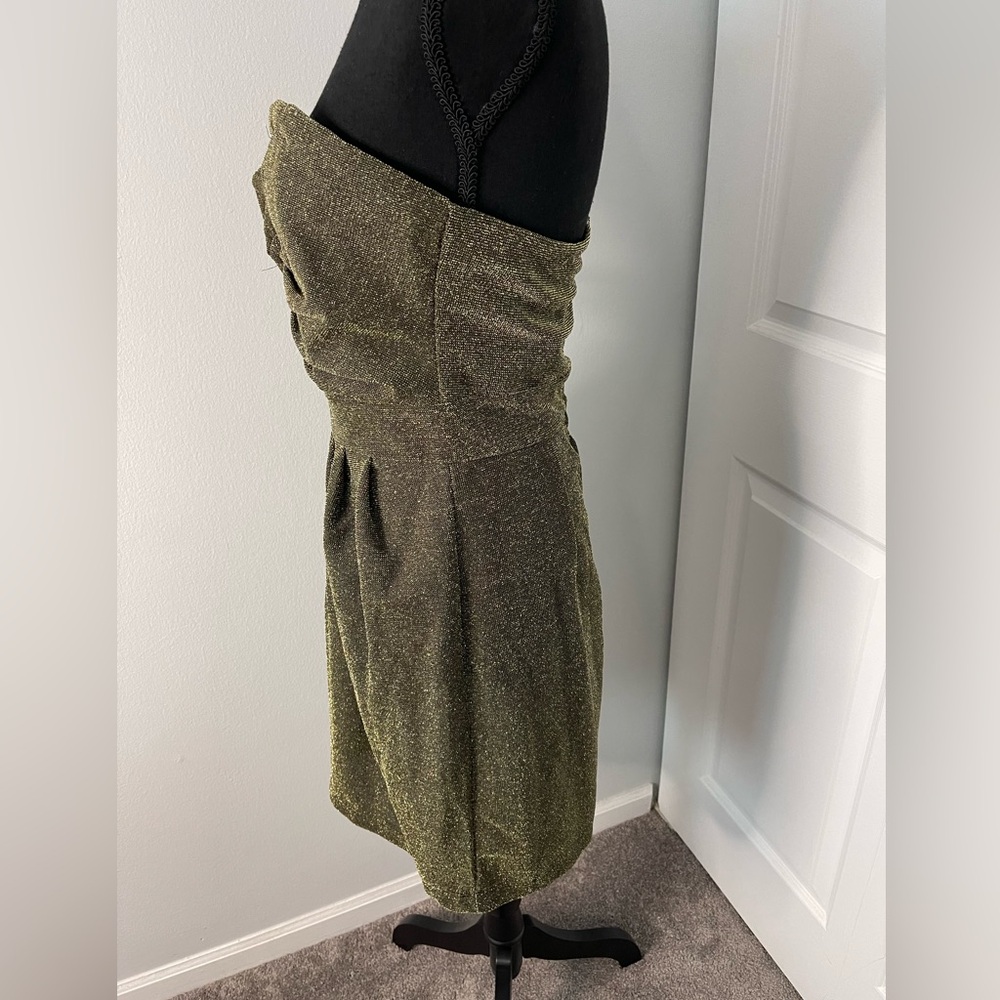 ✨ H&M Strapless Metallic Gold Cocktail Dress l Poshmark - Picture 3 of 6